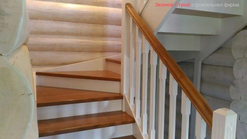 деревянная лестница с покраской