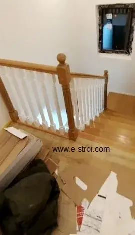 лестница из бука и сосны с двумя площадками